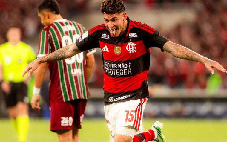 Flamengo permanece na ponta do Brasileirão após clássicos intensos